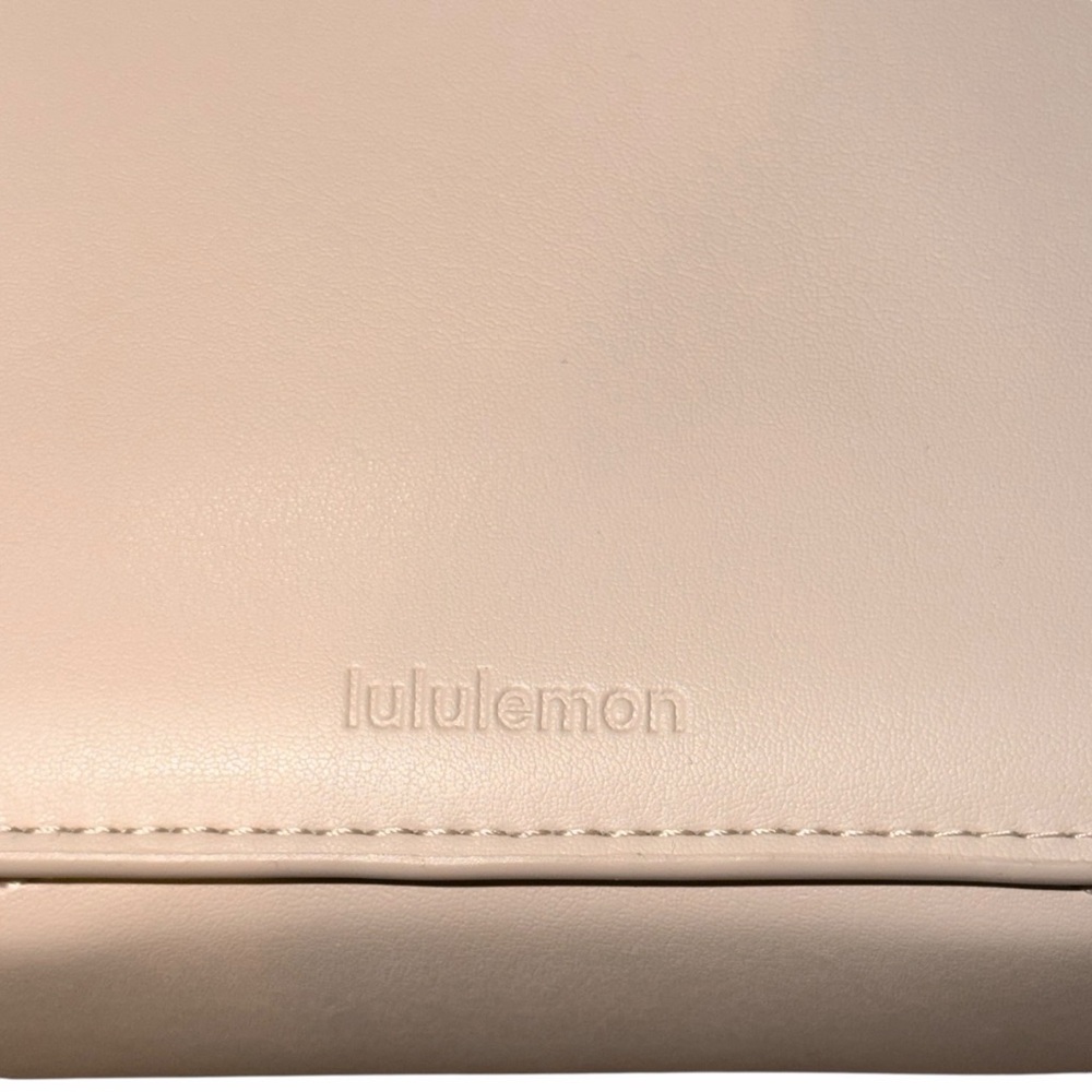 Lululemon Leather Alternative Crossbody Bag 1.5L Cashew and Silver MSRP $198 NWT - Picture 8 of 8